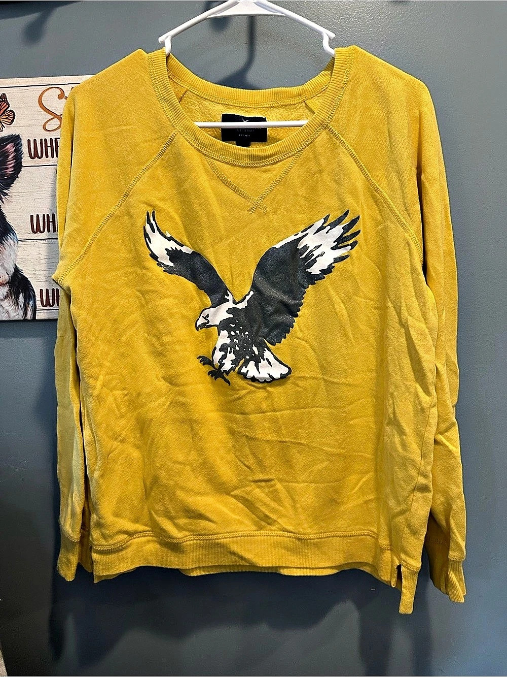 American Eagle Outfitters Eagle Graphic Sweatshirt in Yellow Size Large